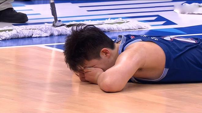 杨瀚森背靠背10+5+5失误夏联次战开拓者遭灰熊逆转
