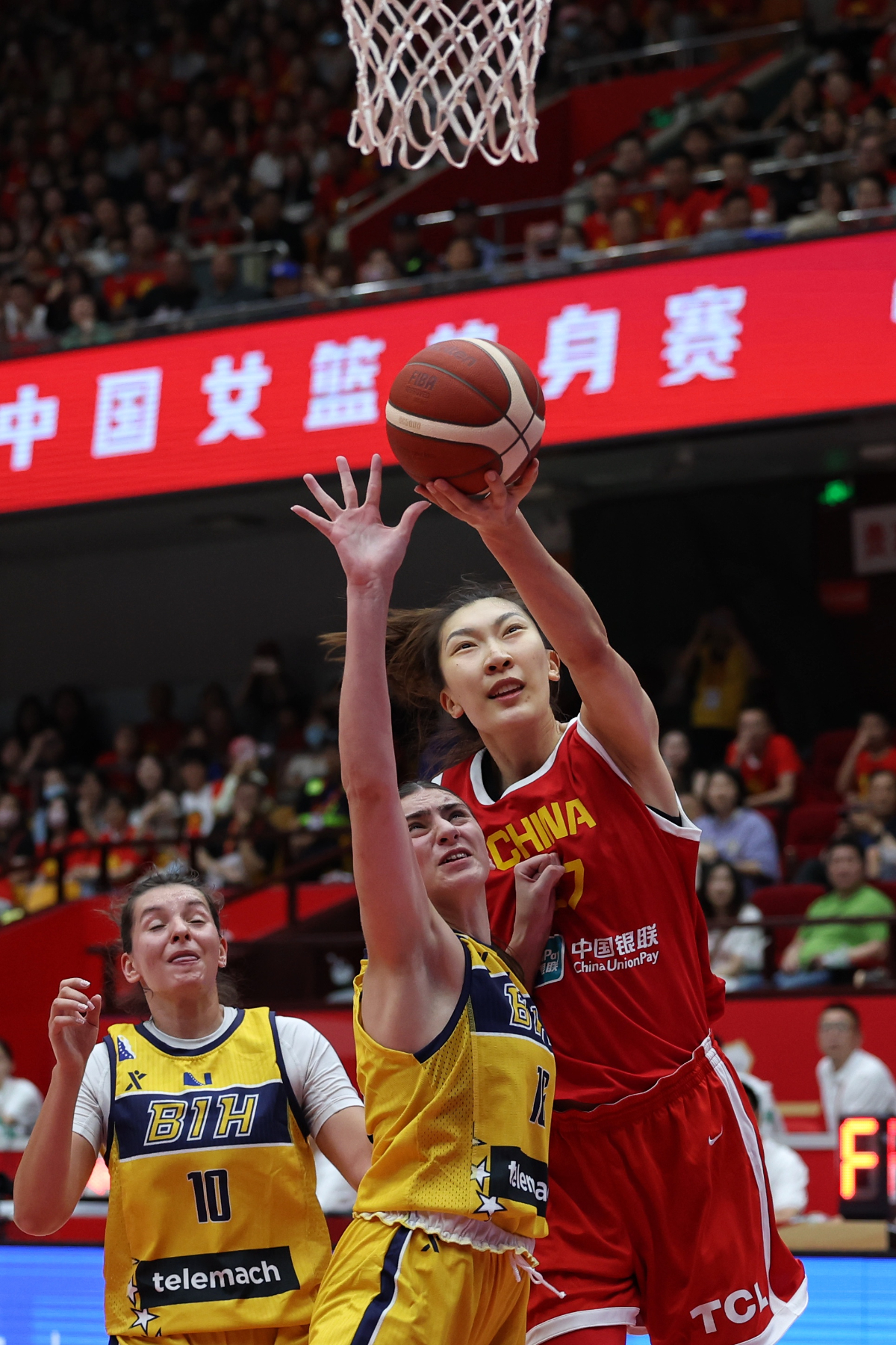 热身赛中国女篮狂胜波黑队收获两连胜