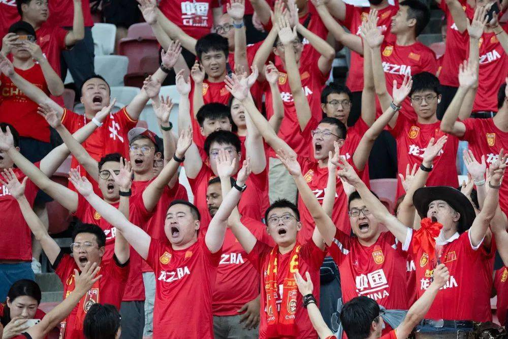 中欧体育官方下载-精彩瞬间回放，赛事风潮席卷全球球迷的简单介绍